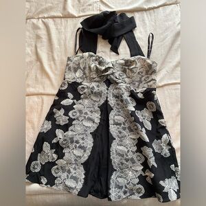 White House black market top